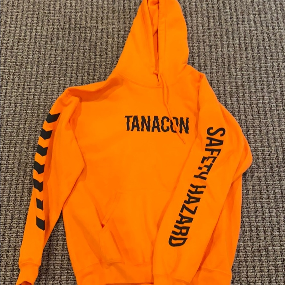 Tana con sweatshirt